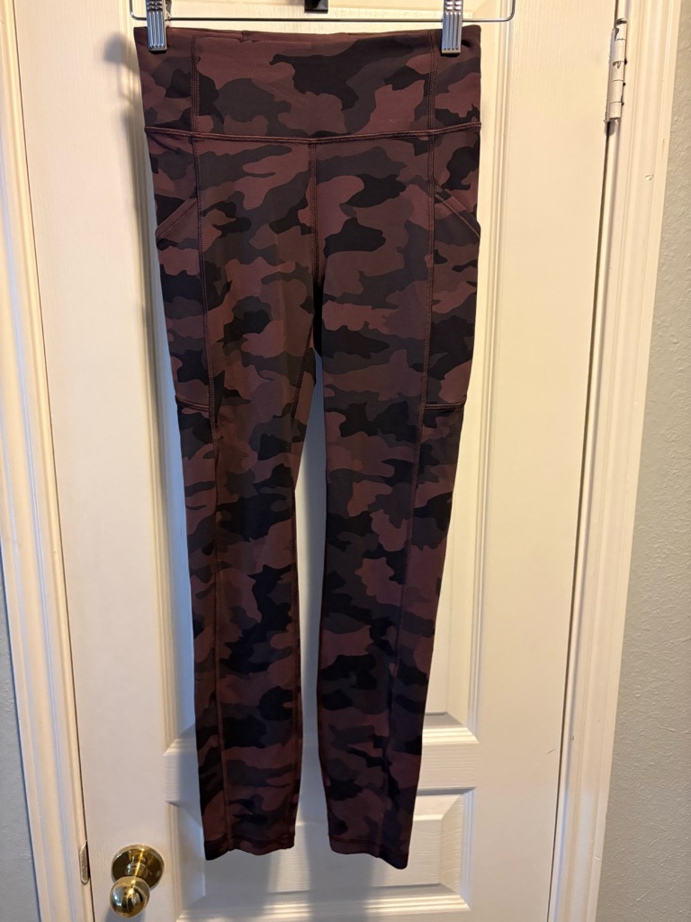 Lululemon Brown & Black Camo High-Rise Leggings - Size 4